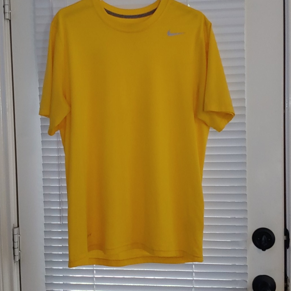 Nike dri-fit mens t-shirt